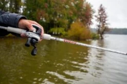 Abu Garcia Veritas Winch Baitcasting Rod 19 Abu Garcia Veritas Winch Baitcasting Rod -Fishing Promotion Store ABU CASTING ROD VERITAS PLX WINCH LIFESTYLE 2020 003